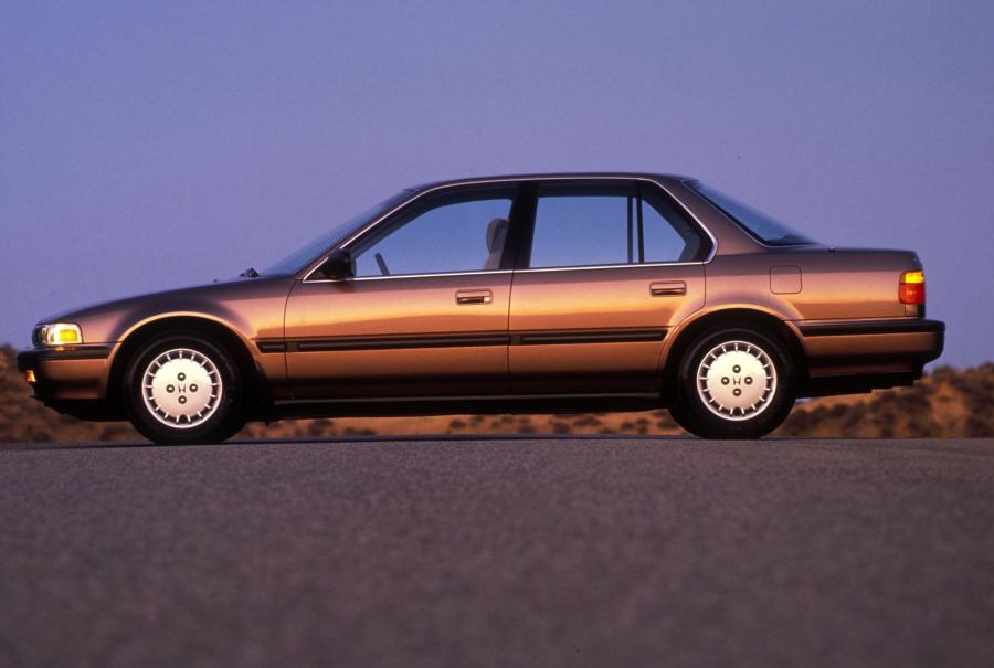  Honda Accord 1990 года  (фото 23 из 29)